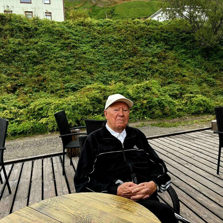 4037033b-039f-4087-87fb-3d1fef3d0198