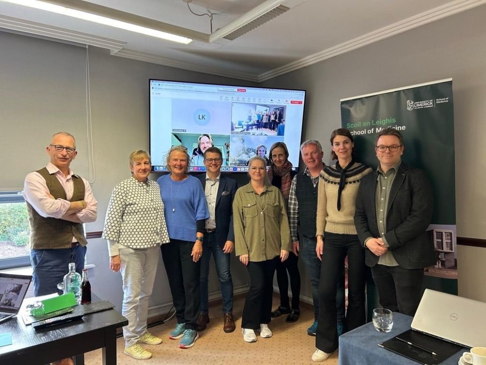 Myndin var tekin á nýafstöðnum upphafsfundi okkar á Írlandi.