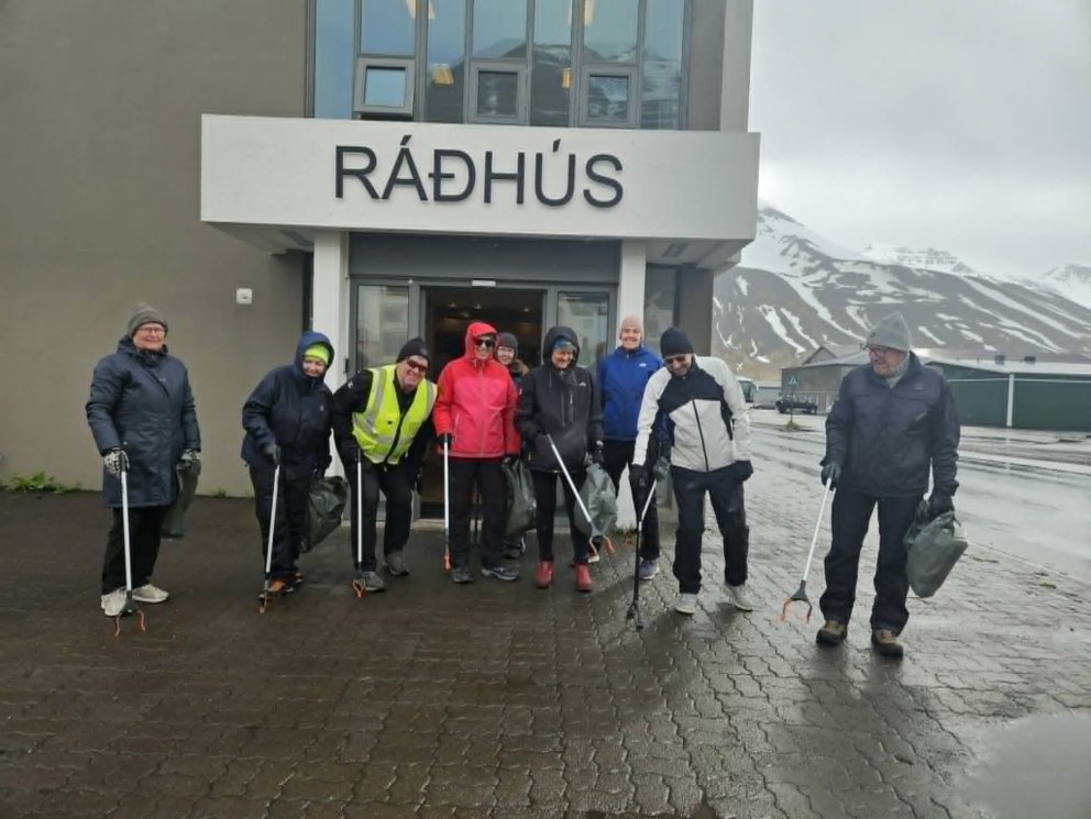 Gönguhópurinn á Siglufirði lét verkin tala og plokkaði helling af rusli