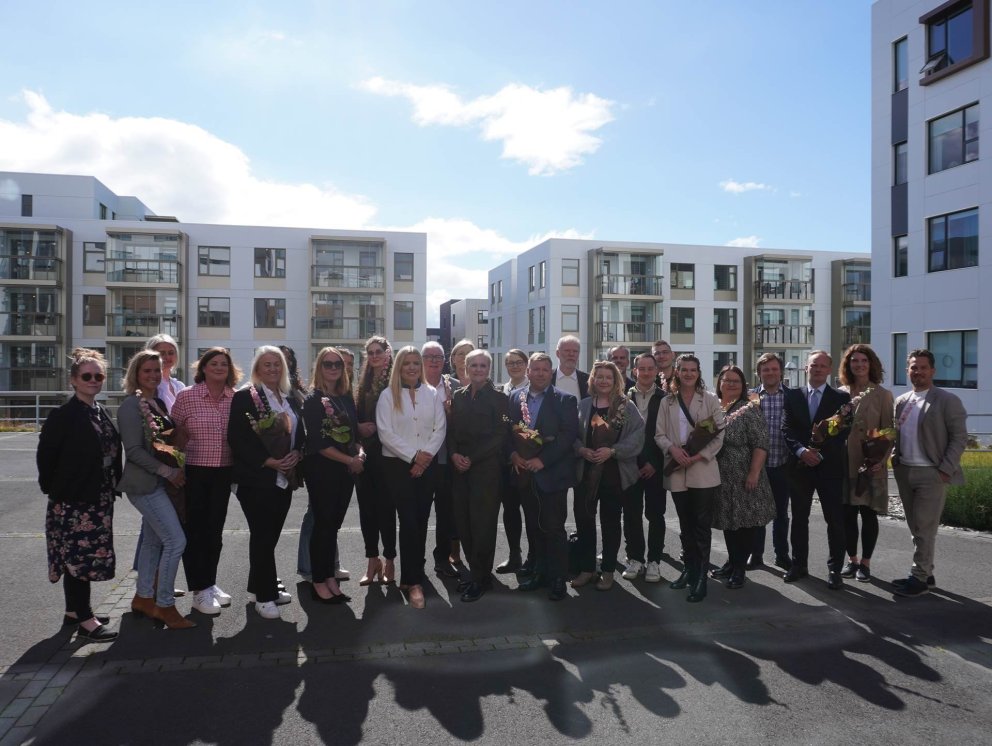 Áslaug Arna Sigurbjörnsdóttir, ráðherra nýsköpunar, ásamt styrkhöfum Fléttunnar árið 2024.